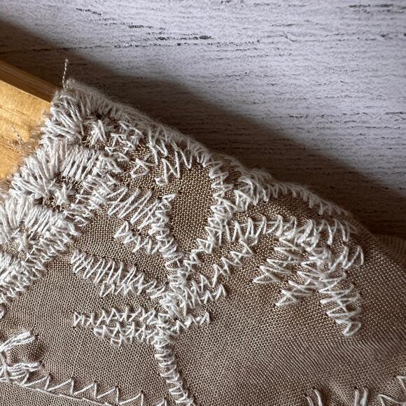 Solitaire Blouse Womens Size Large Beige & Ivory Floral Embroidery Patch Work - Picture 10 of 16